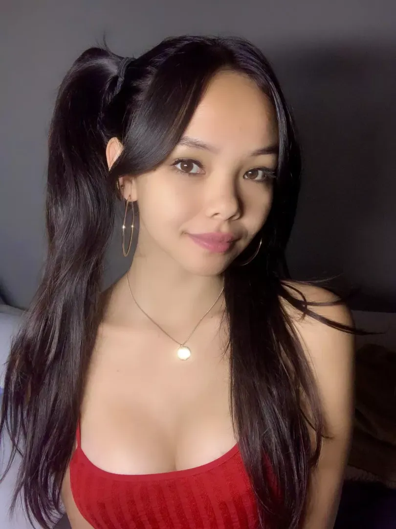 Busty enough? ☺️ posted by Petite-Beauty