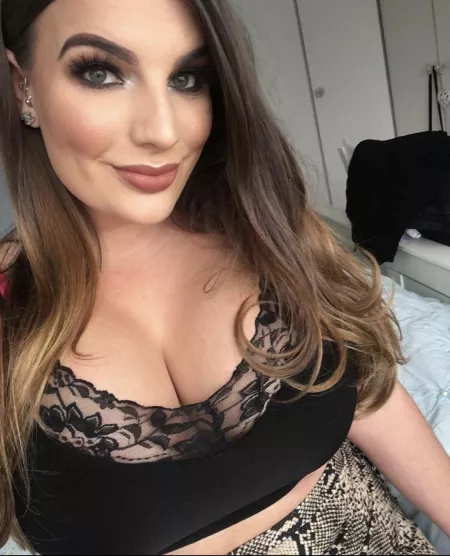 Busty Paula 2 by Jake_Griz