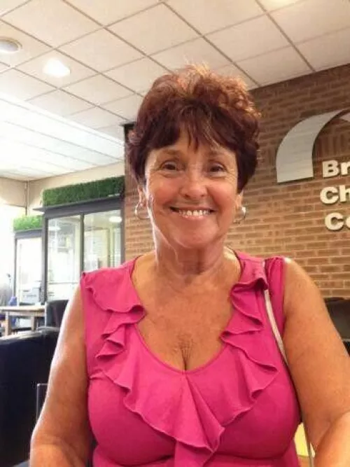 Busty Teller by Hoggy2099