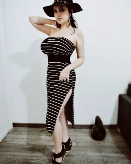 Busty witch by 37dots