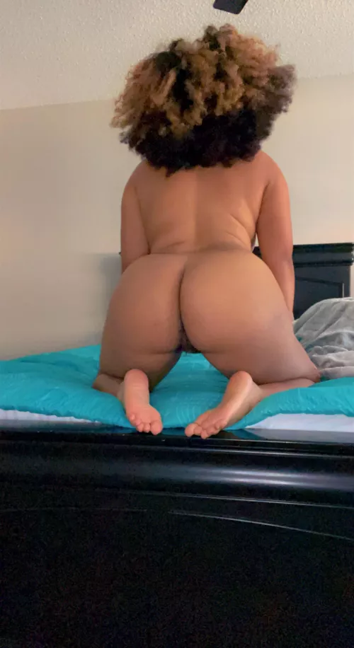 Butt ✔️ Barefeet✔️ 👌🏽 by Divine_Kandi