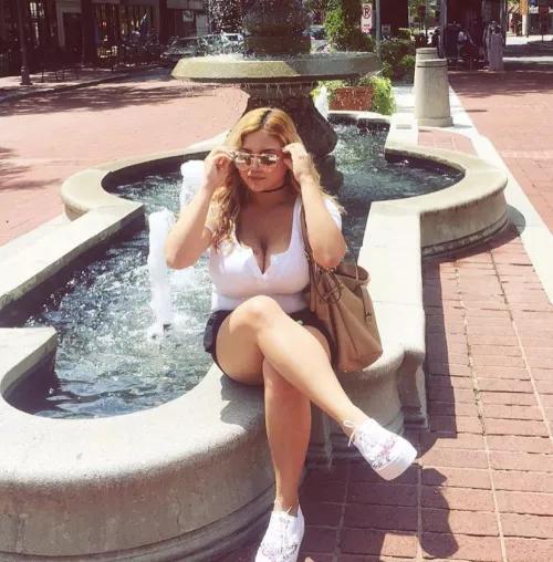 Buttons can’t hold by alas2020_