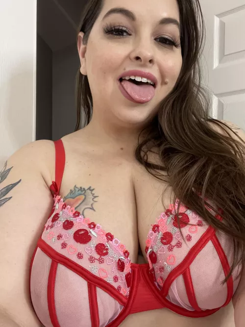 Buying & wearing fancy lingerie to wear under my regular clothes is the confidence boost that gets me thru the day! by sydneyscreams