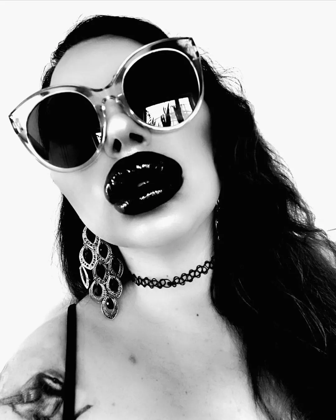 B&W posted by gosterime