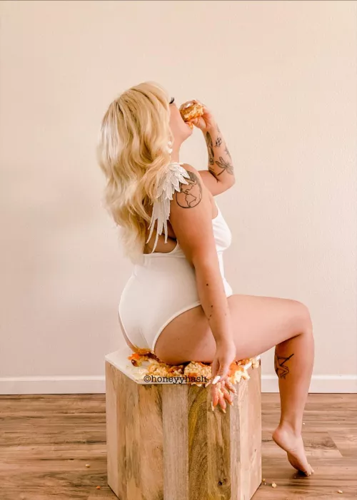 cake sitting to celebrate another trip around the sun 😋 by honeyyhash