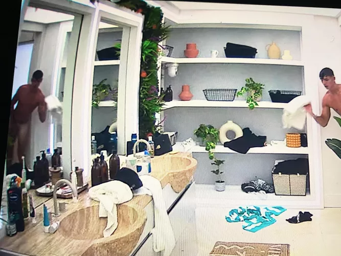 Cam Holmes Nude (Too Hot To Handle Season 2 Episode 3 Around 25:40) *Look in the Mirror!!* by Barb_Minaj