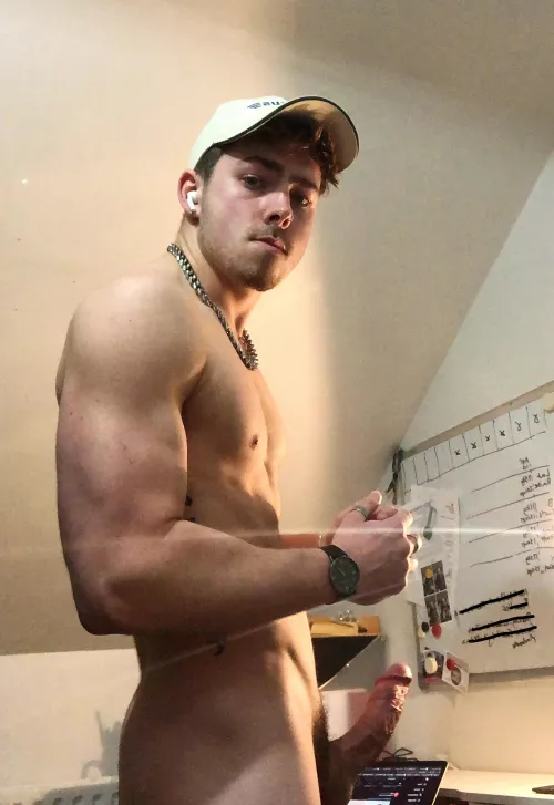 Can a 19 year old stud get some attention? 😉 by Deletable-Purple-2