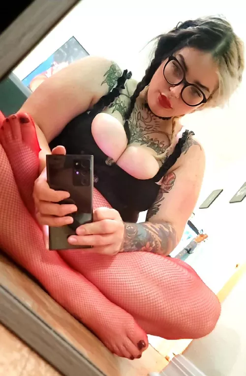 Can a simple non-nude pic still get your attention? by LilyJones311