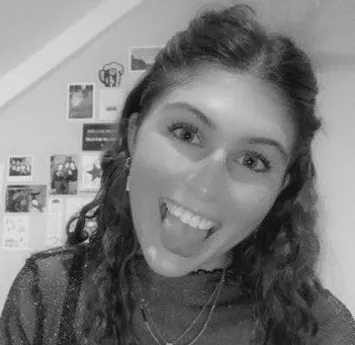 Can anybody please cum on her posted by fapfapsvdw