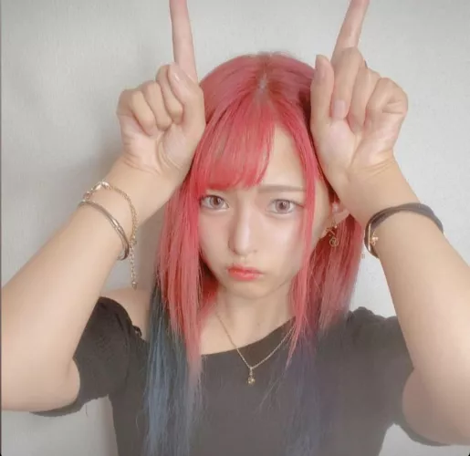 Can anyone help me identify her? by cendol16