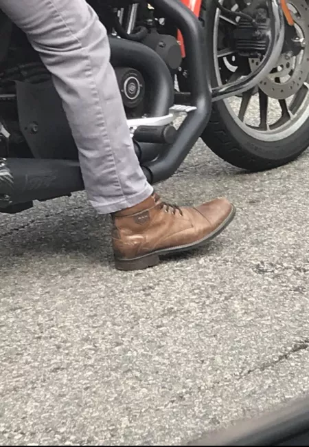 Can anyone identify this boot or boot brand? Thank you! by and_ewr