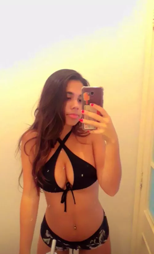 Can anyone make a Tribute cum for her? Kik: pedoone by cancer311