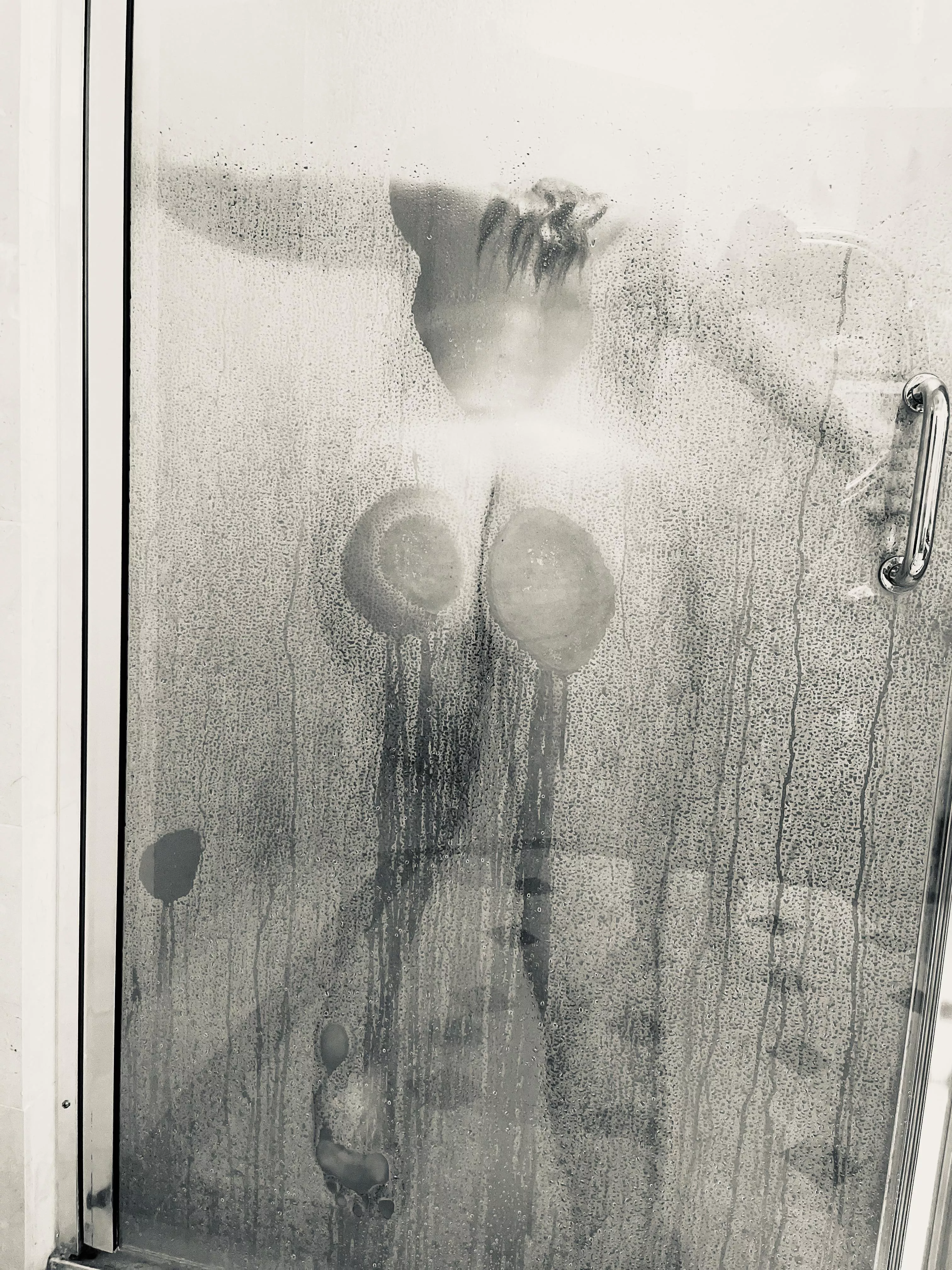 Can anyone reach my back for me? 😏 posted by Gingerlickingood