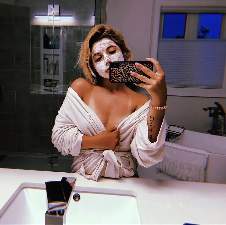 Can anyone tribute me I’d send lots of pics to help you kik alex_theslut66 posted by ilovecharli789