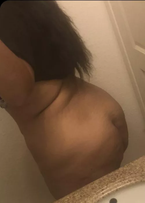 Can I back it up on you? 🍑😋💦 by Yellowdimplez