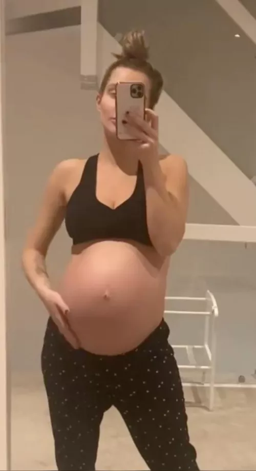 Can I be ur preggo princess? by Pregnant_Kelsi