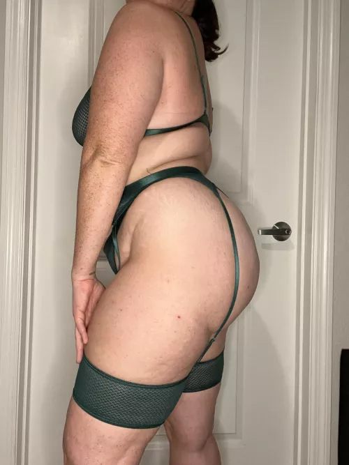 Can I be your Christmas elf? by msmacaron89