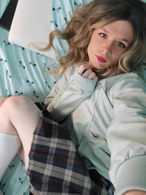 Can I be your cuddle girl? by YoureASquidYoureAKid