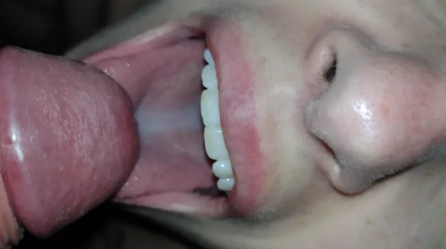 Can I be your cumslut? by curvy_emma