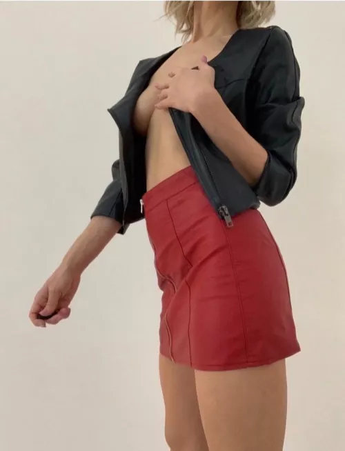 Can I be your favorite babe on Reddit today? by SamanthaKoch21