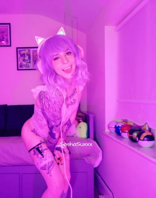 Can I be your gamer gf? :3 by SashaSuxxx