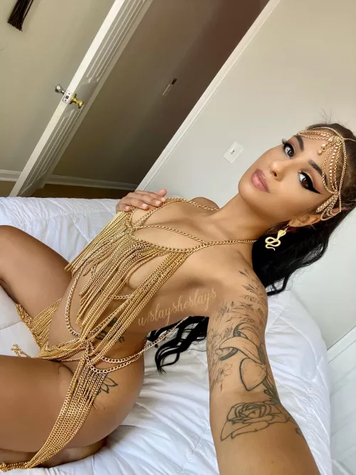 Can I be your golden goddess? ✨ by slaysheslays
