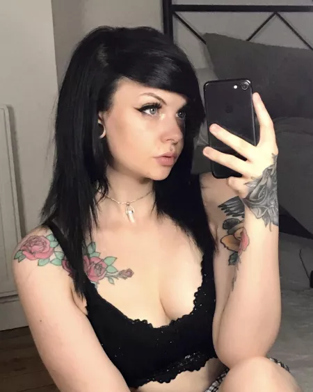 Can I be your little emo Snow White? 🥺💖 by benteke92