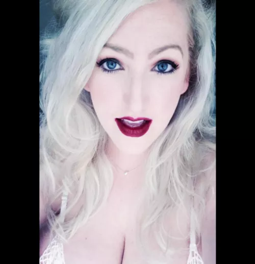 Can I coat your lips with my red lipstick kisses? by MissEllaTheBella