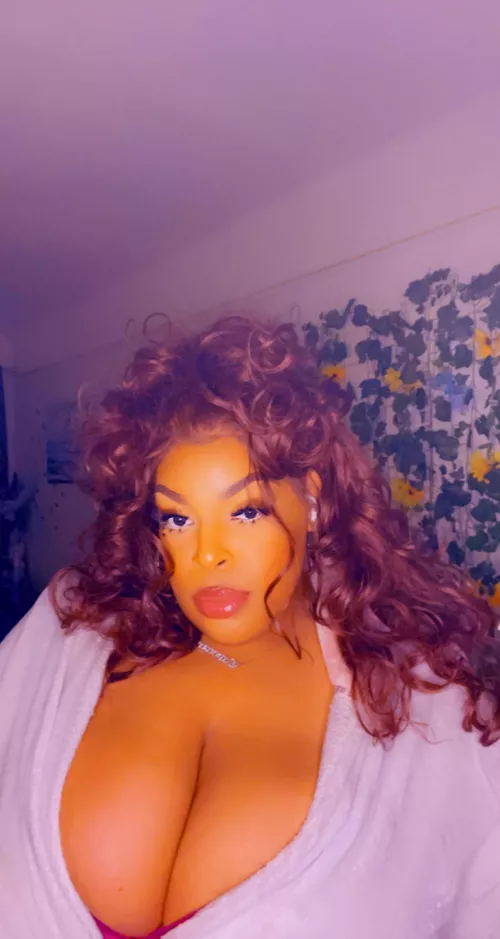 Can I get some love by swanmena