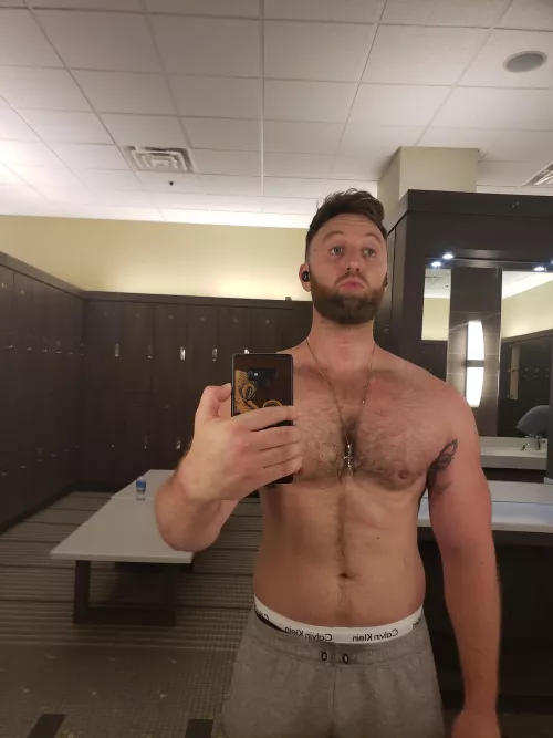 Can I get some love? by R2D33Z3DNUTZ