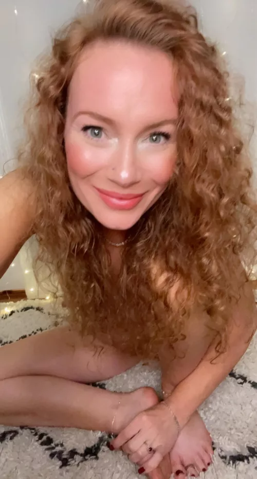 Can I get your attention with just my face?😌 42, mom of two by pastelcorners79