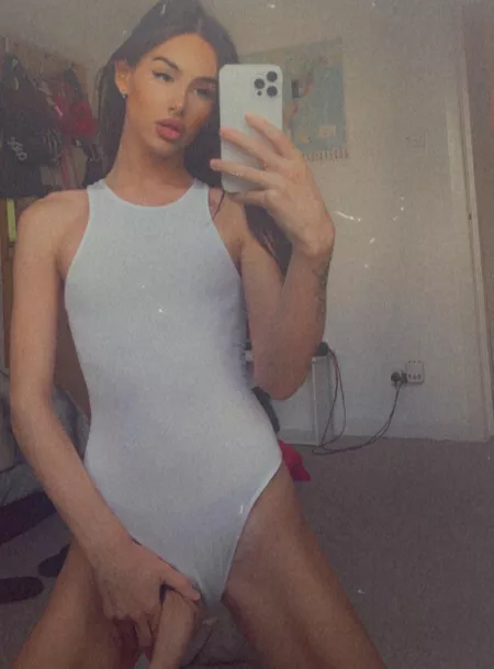 Can I have a hand ? 😈 by Edensheriff