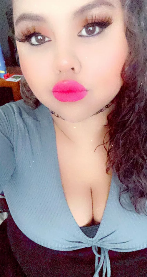 Can I have these lips wrapped around your cock? by Cassidyviolette