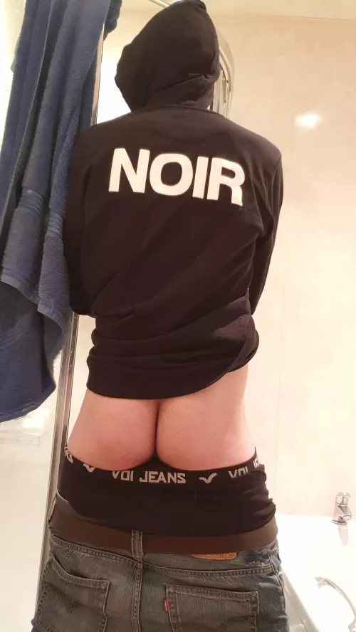 Can I help? 🤷‍♂️ by NELad94