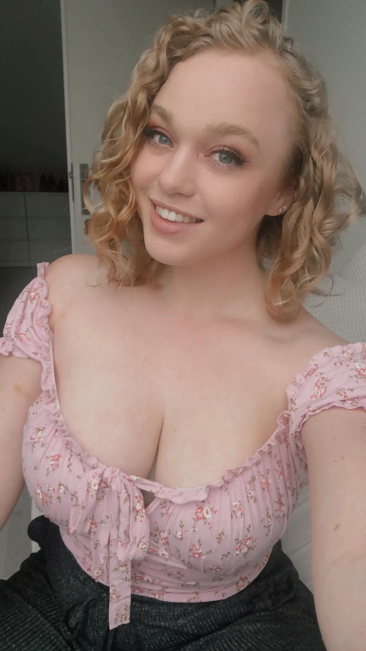 Can I help you start your day with a smile! 😊 posted by sarah-xxx