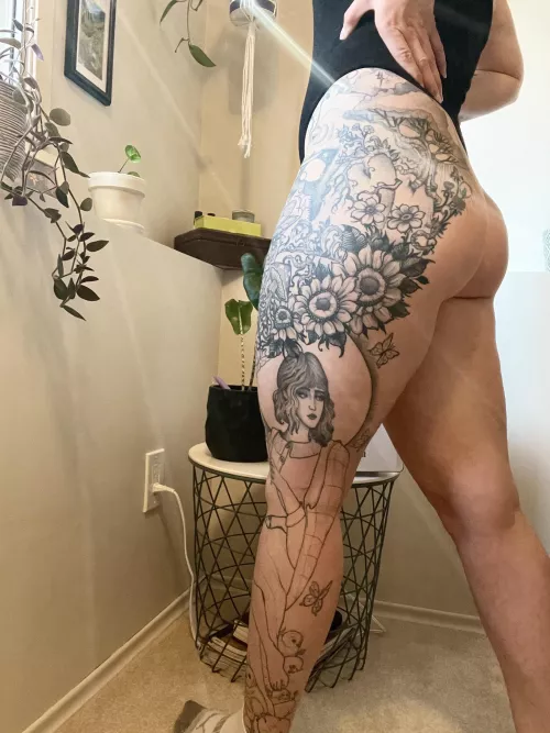 Can I interrupt your day with booty pics? by Aryia-belle