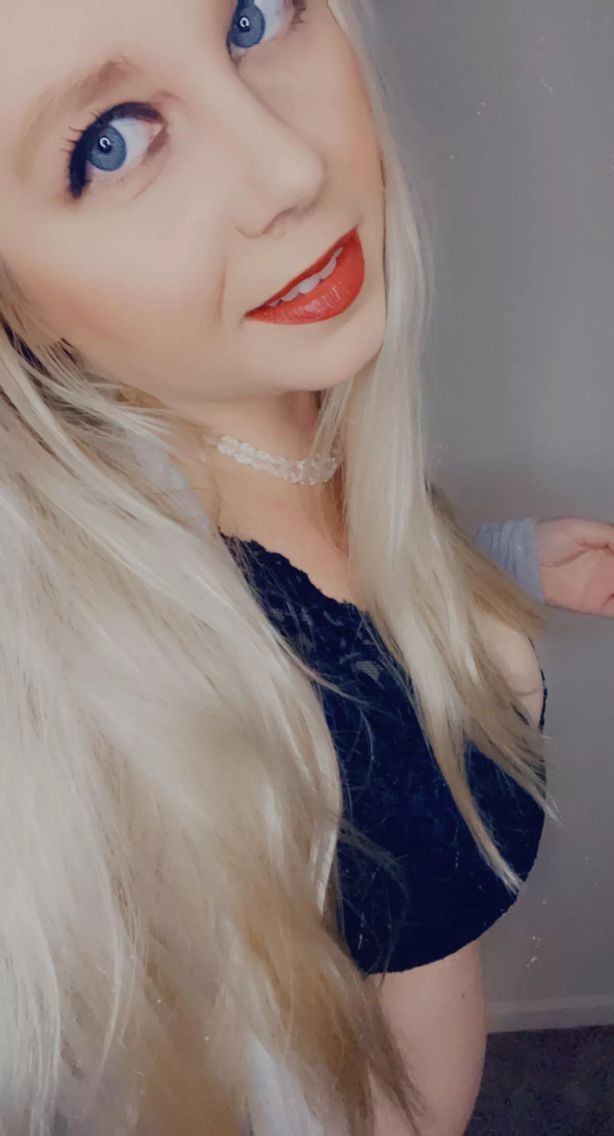 Can I intrigue you in some fun GFE? 👅 💋 posted by AllieLaneBailey