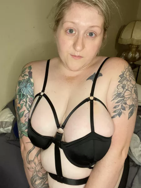 Can I make the end of your weekend better?:) by SolaG1998