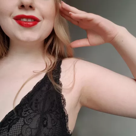 Can I mark your body with my lips? by lauralevvv