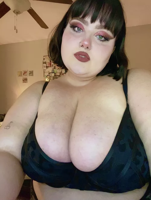 can i milk the cum out of your cock with my big tits? 🥺 by eslutsRus
