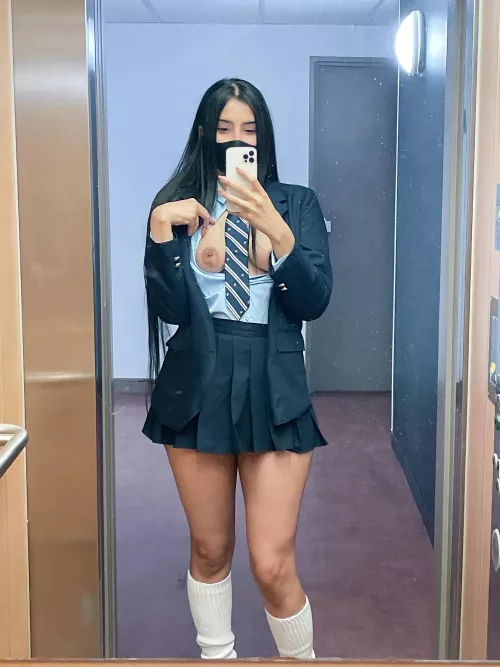 Can I send you pics like this between classes? by ggsonlyxx