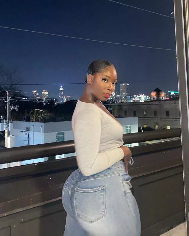 Can I sit on your face? posted by B9ICE