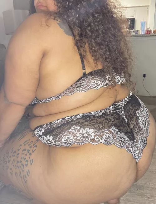 Can I sit on your face ? ☺️ by Caramarlthick_69