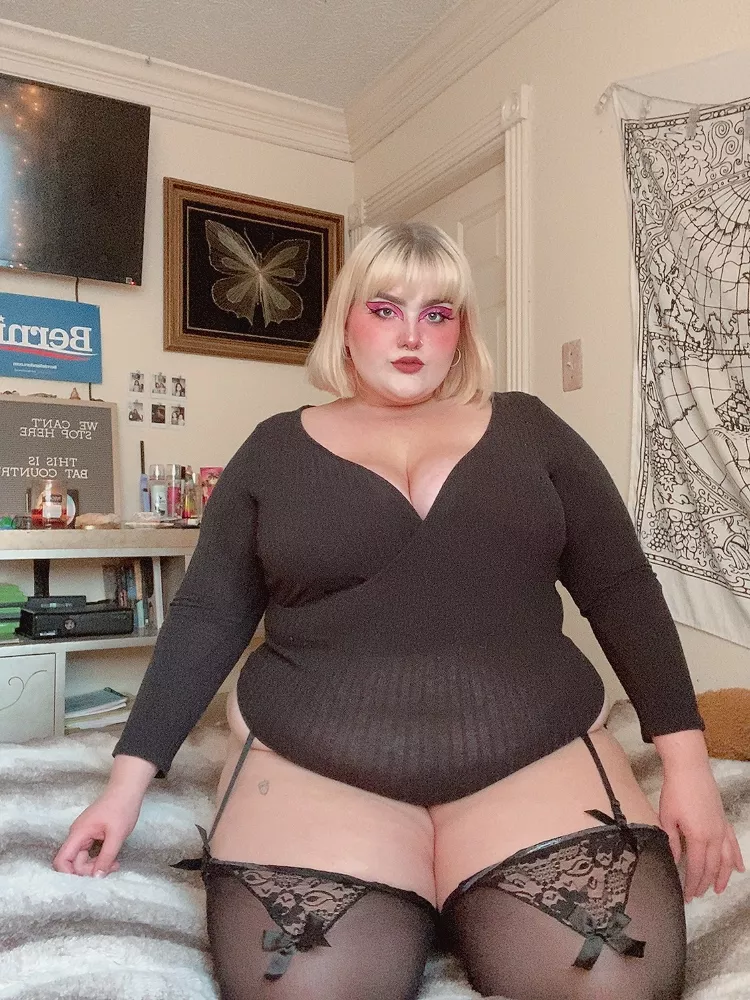 can i sit on your face? 🥺 posted by eslutsRus