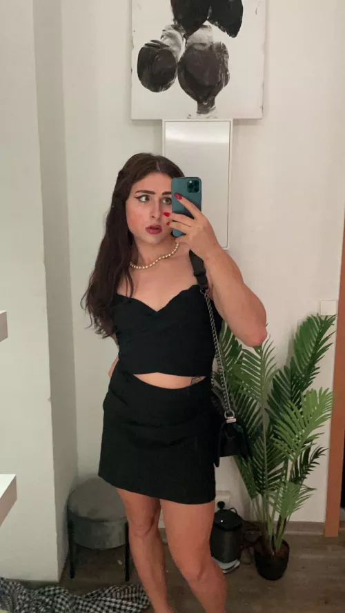 Can I trap someone in the club if I look like this ? by Sea-Ad-2362