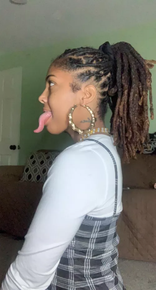 Can I wrap my tongue around it? by goddessallurexx