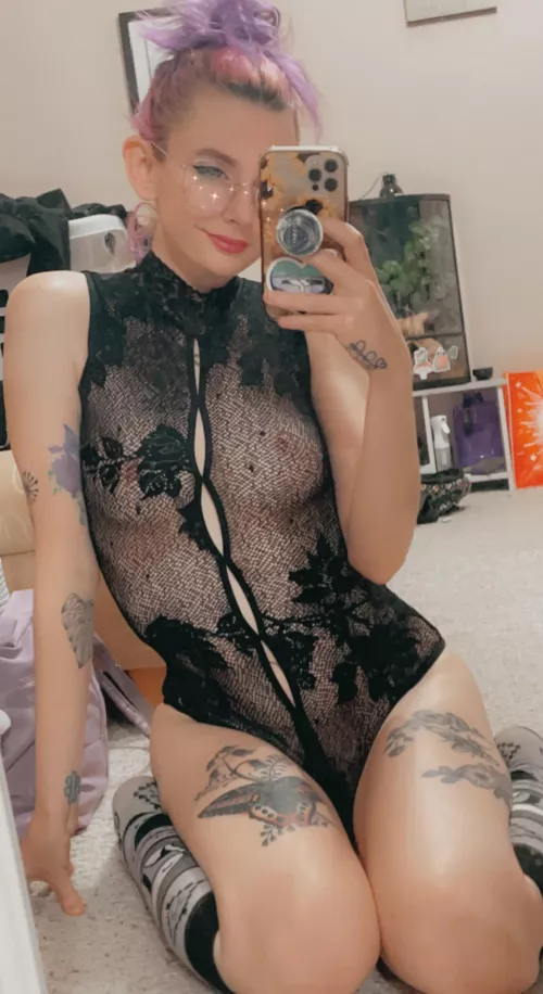 Can socks stay on? [F] by gingertreats