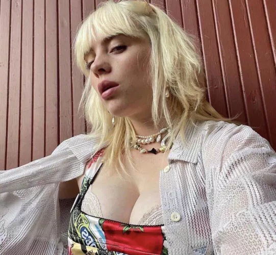 Can someone pls rp as the sexy Billie :) by beautytease