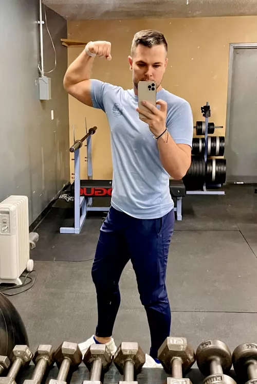 Can someone spot me? 👀 by prince_eric69