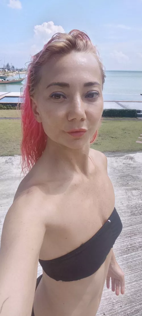 Can this 18 y/o be on your bucket list? 😏 by tokikk